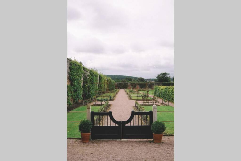 Garden Cottage, سانت جاتين ديه بوا المظهر الخارجي الصورة